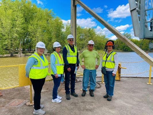 workers in safety clothes